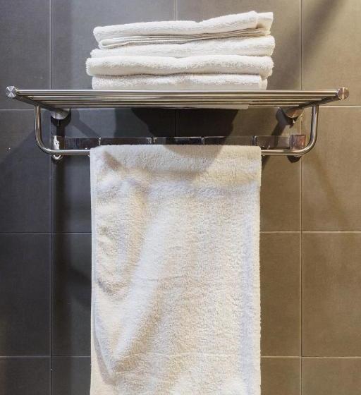 בית מלון כפרי Mactan Island Condo La Mirada Residence , Beach Resort , Large 1 Bedroom , Pools , Ocean Views, Fast