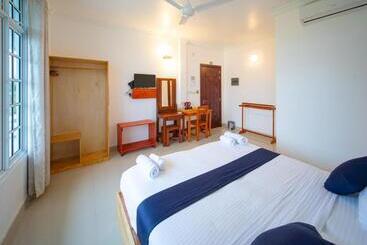 پانسیون Biosphere Inn