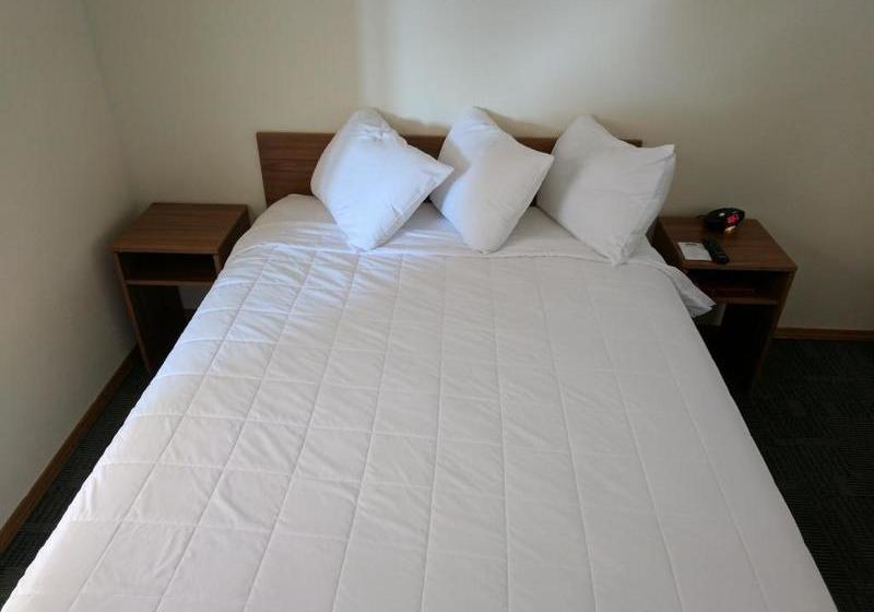 Fort Three Forks Motel & R V Park