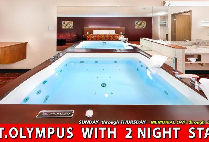 Grand Marquis Waterpark Hotel & Suites