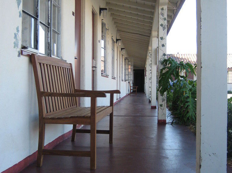 هتل Golden Bear Inn