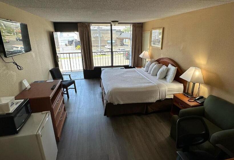 هتل Clarion Inn & Suites Near The Leconte Center Pigeon Forge