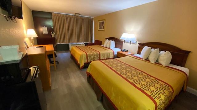 هتل Clarion Inn & Suites Near The Leconte Center Pigeon Forge