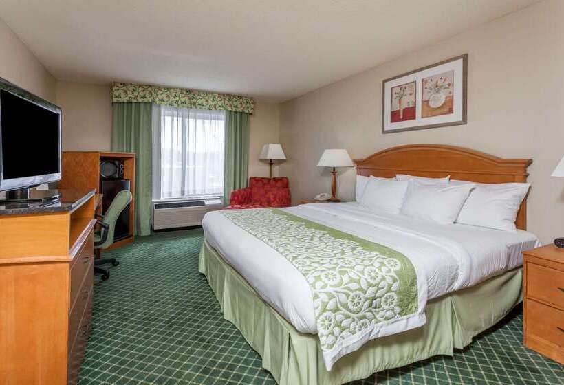 בית מלון כפרי Days Inn & Suites By Wyndham Warren