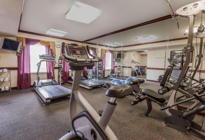 בית מלון כפרי Days Inn & Suites By Wyndham Warren