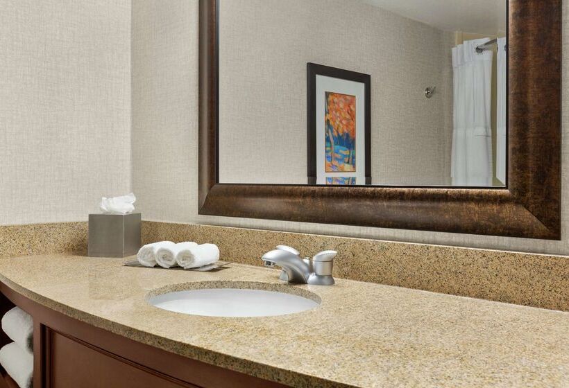 Doubletree By Hilton Hotel Jackson