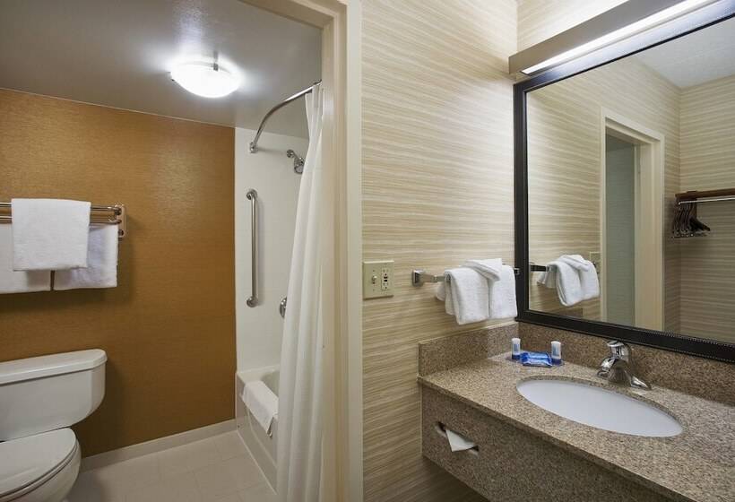 هتل Fairfield Inn & Suites Chicago Midway Airport