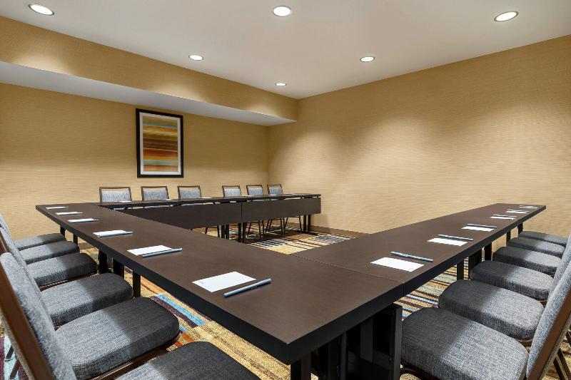 בית מלון כפרי Fairfield Inn Philadelphia Airport