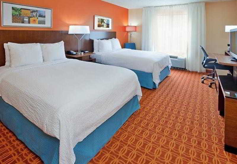 هتل Fairfield Inn & Suites Austin South