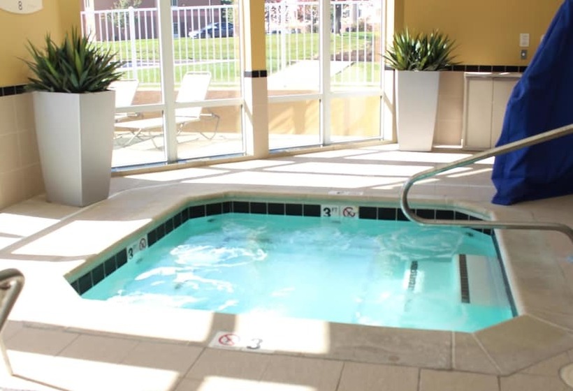 호텔 Fairfield Inn & Suites Kansas City Liberty