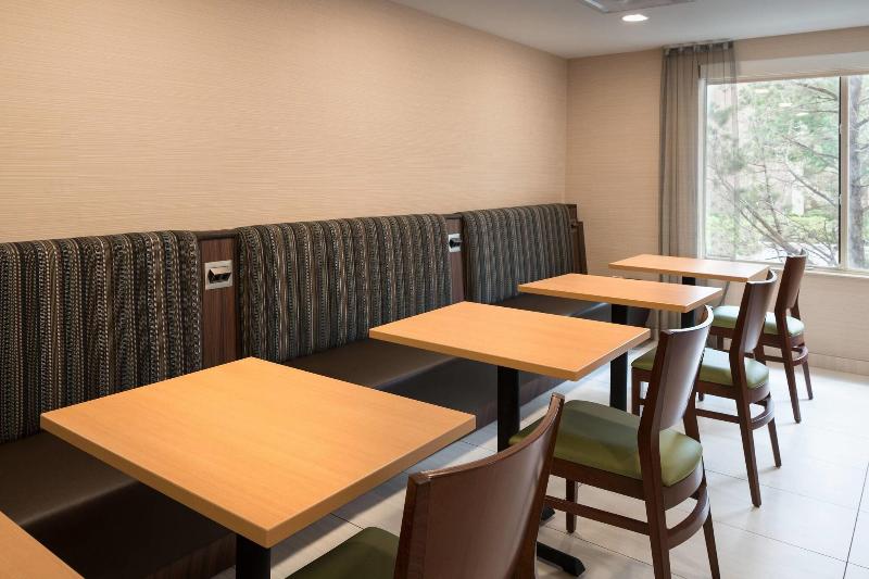 هتل Fairfield Inn By Marriott Loveland Fort Collins