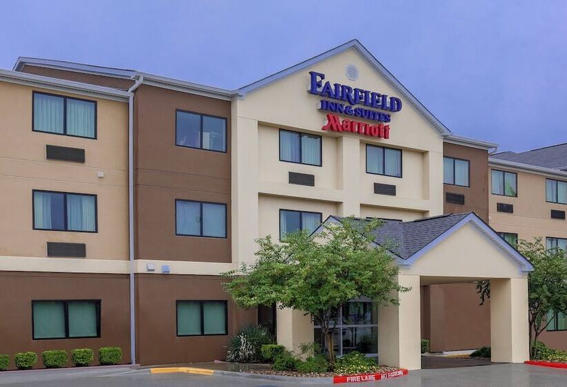 هتل Fairfield Inn & Suites Victoria