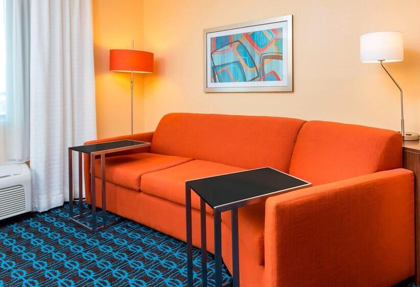 هتل Fairfield Inn & Suites Victoria