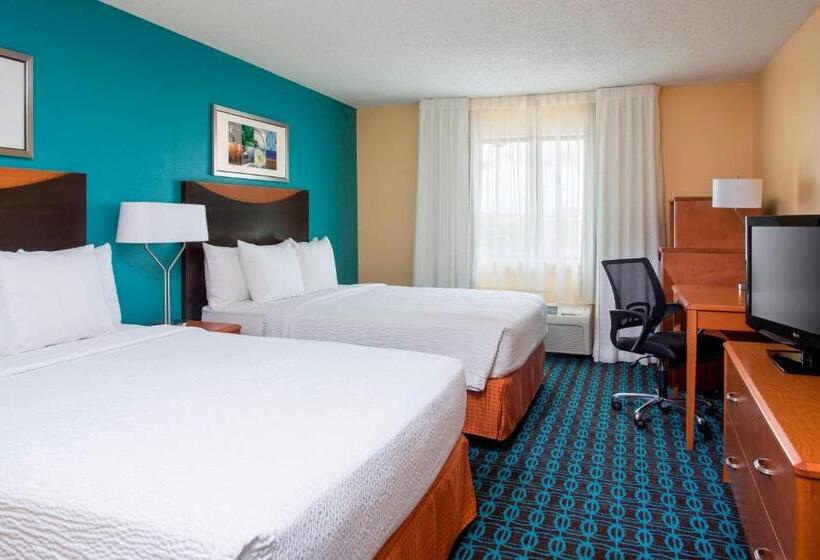 هتل Fairfield Inn & Suites Victoria