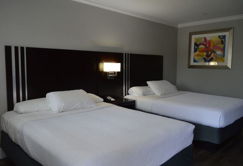 هتل Fairview Inn & Suites