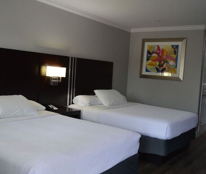 هتل Fairview Inn & Suites