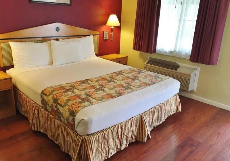 هتل Fairview Inn & Suites