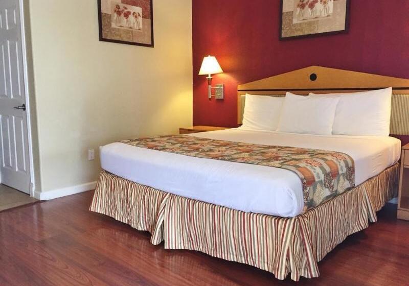 هتل Fairview Inn & Suites