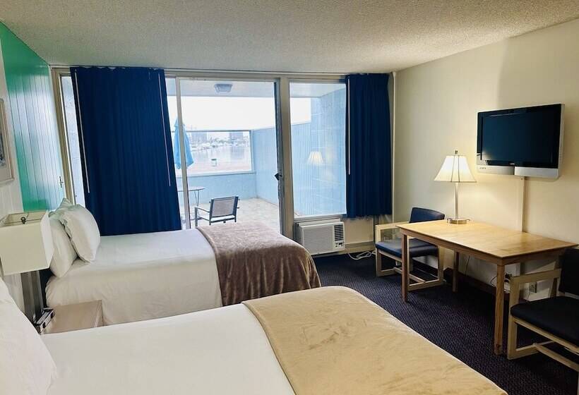 בית מלון כפרי Foghorn Harbor Inn