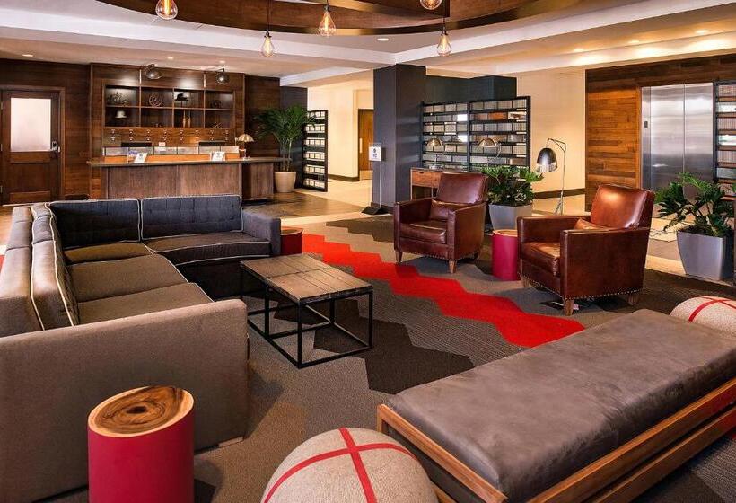Radisson Hotel Detroit Metro Airport