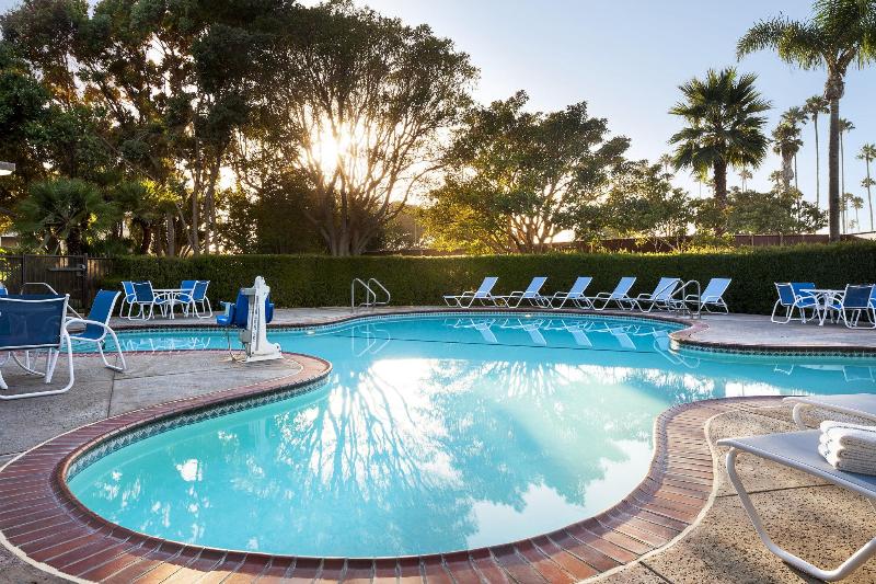 هتل Four Points By Sheraton Ventura Harbor Resort