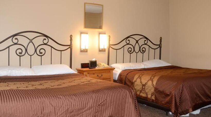 Отель Four Seasons Country Inn