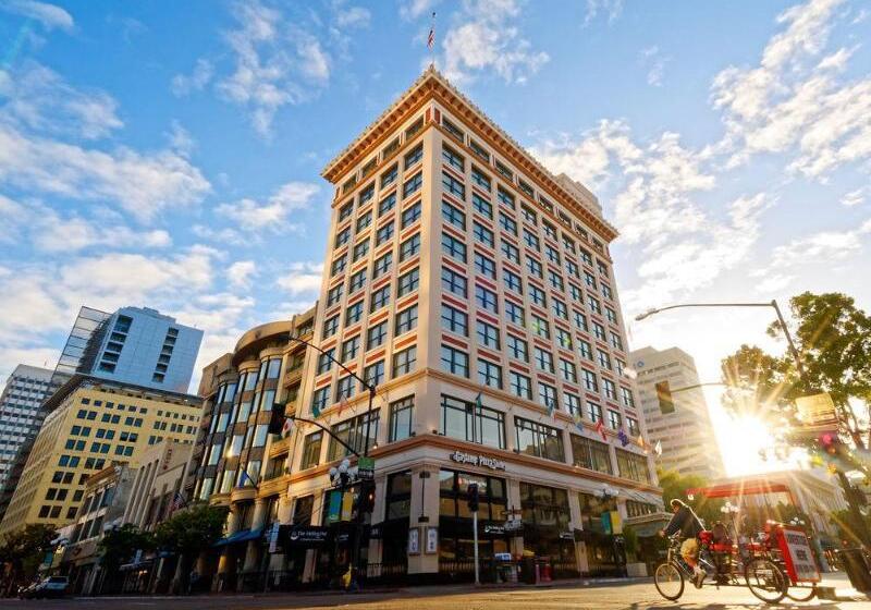 هتل Gaslamp Plaza Suites