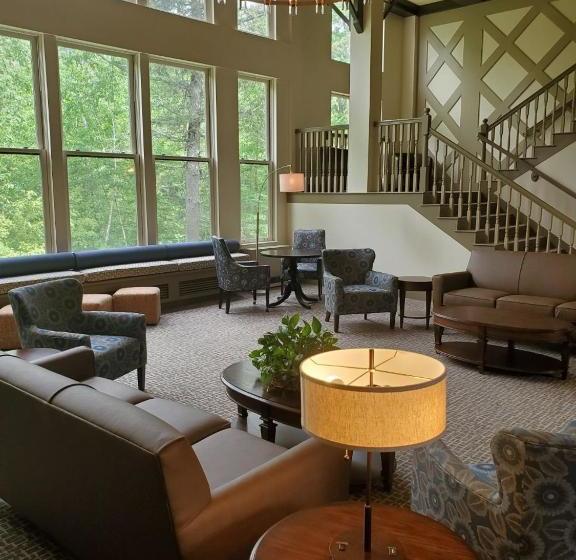 酒店 Golden Eagle Lodge Resort