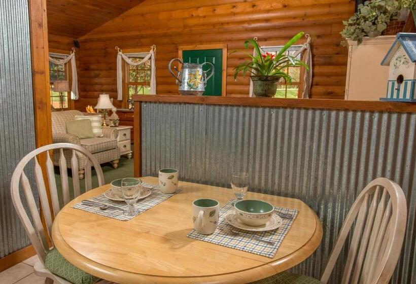 هتل Goldmoor Inn & Resort