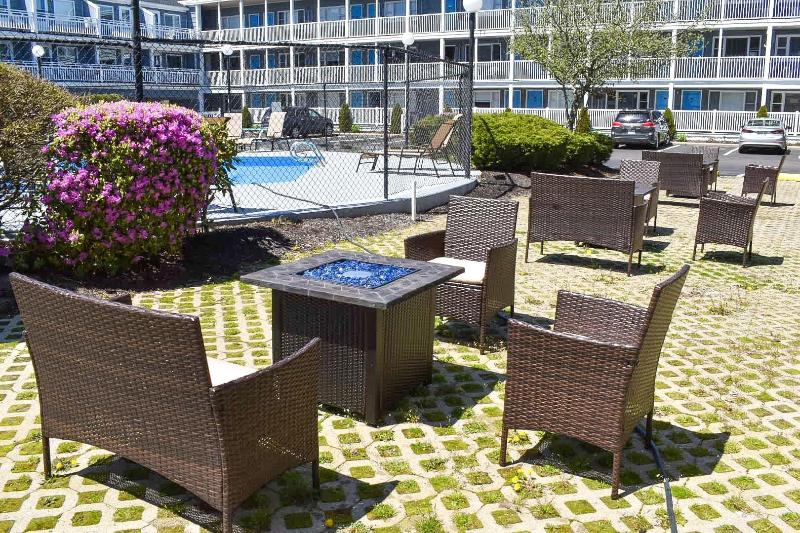 هتل The Grand Beach Inn