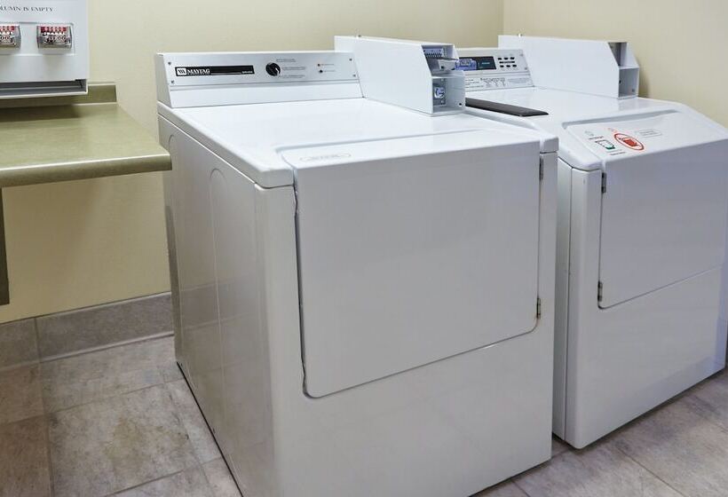 فندق Holiday Inn Express & Suites Madison Verona, An Ihg