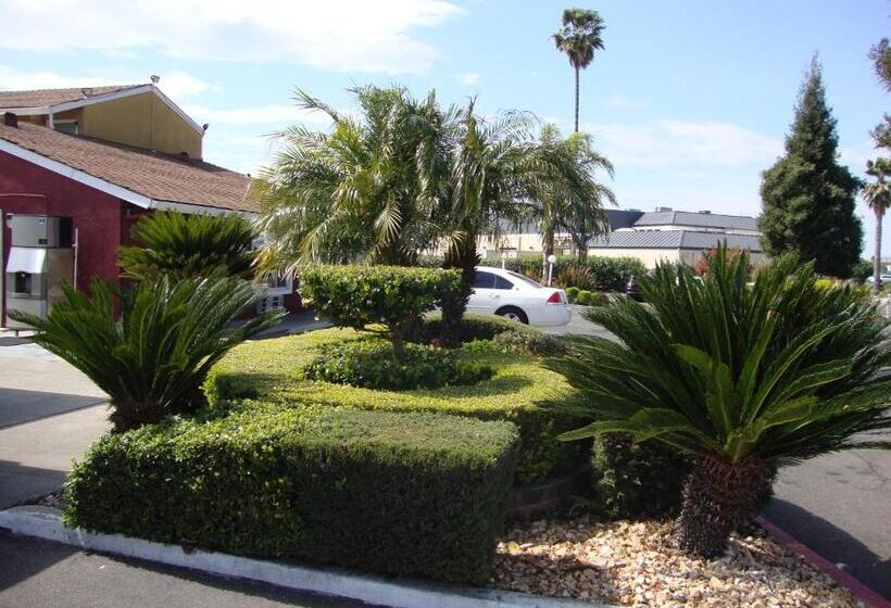 هتل Oasis Inn Sacramento Elk Grove