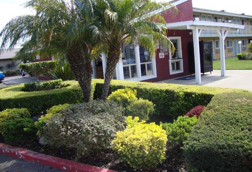 هتل Oasis Inn Sacramento Elk Grove