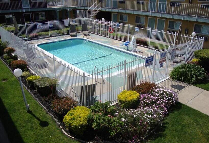 هتل Oasis Inn Sacramento Elk Grove