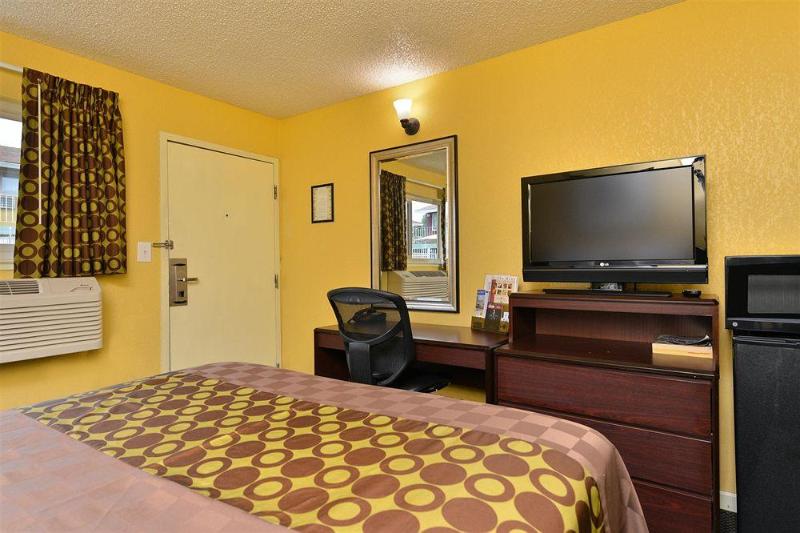 هتل Oasis Inn Sacramento Elk Grove