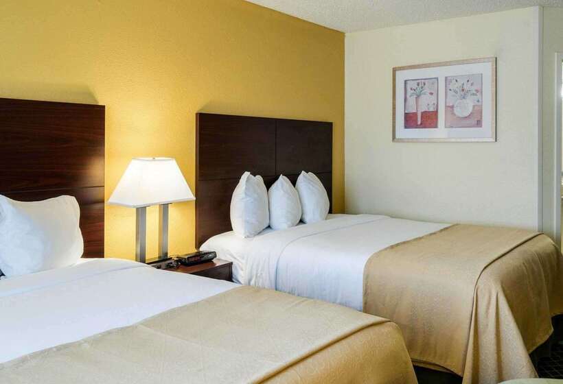 בית מלון כפרי Quality Inn