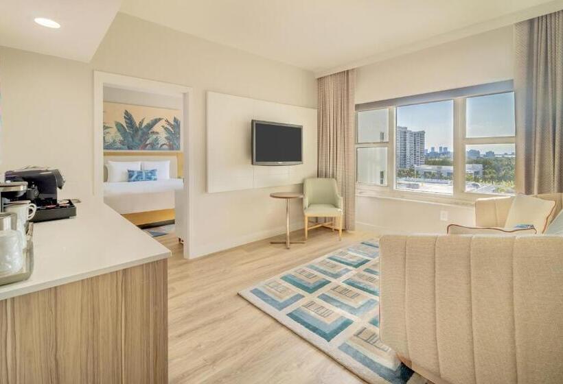 هتل Radisson Resort Miami Beach