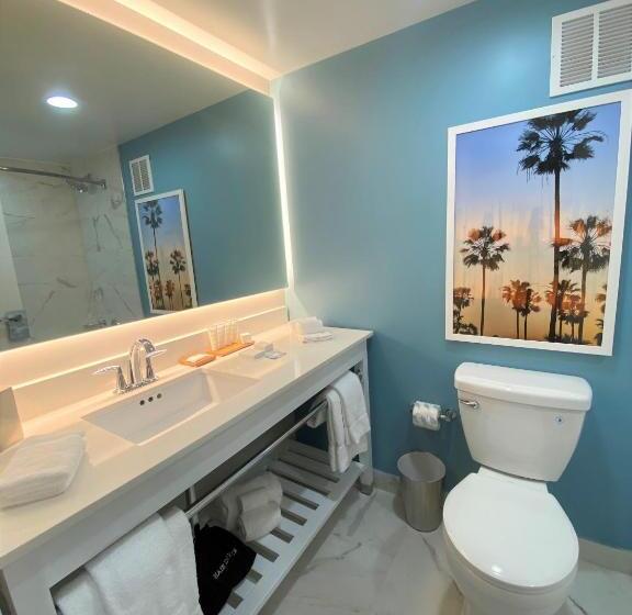 هتل Radisson Resort Miami Beach