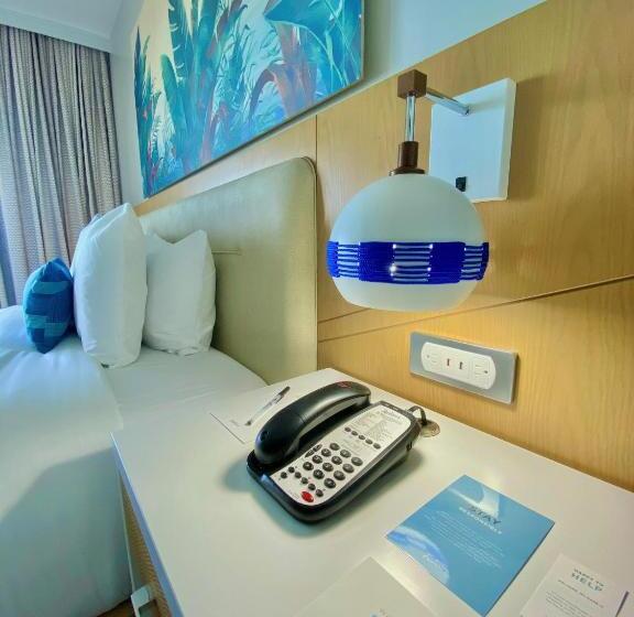 هتل Radisson Resort Miami Beach