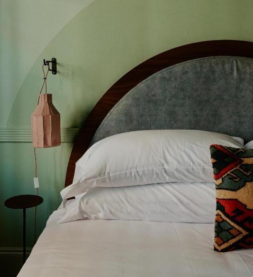 Hotel The Frenchmen New Orleans By Kasa
