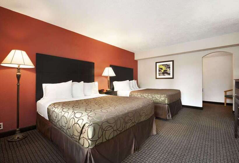 酒店 Travelodge By Wyndham Traverse City Mi