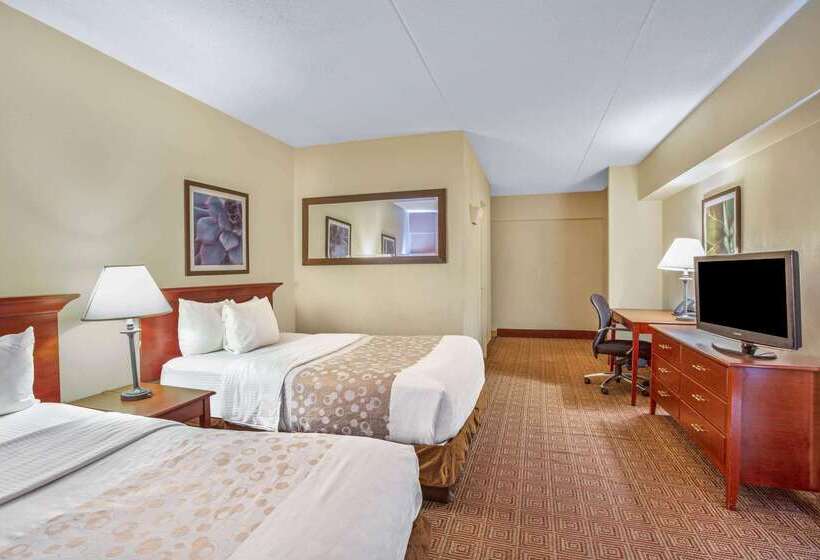 La Quinta By Wyndham New Haven