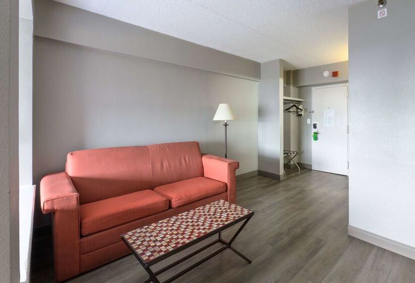 La Quinta By Wyndham New Haven