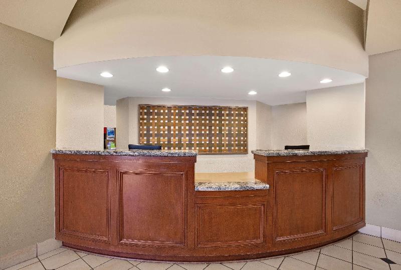 La Quinta By Wyndham New Haven