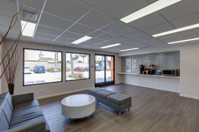 هتل Comfort Inn Sea World Area