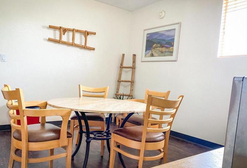 فندق على الطريق Fort Verde Suites