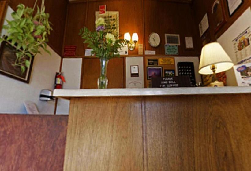 مُتل Gopher Prairie Inn