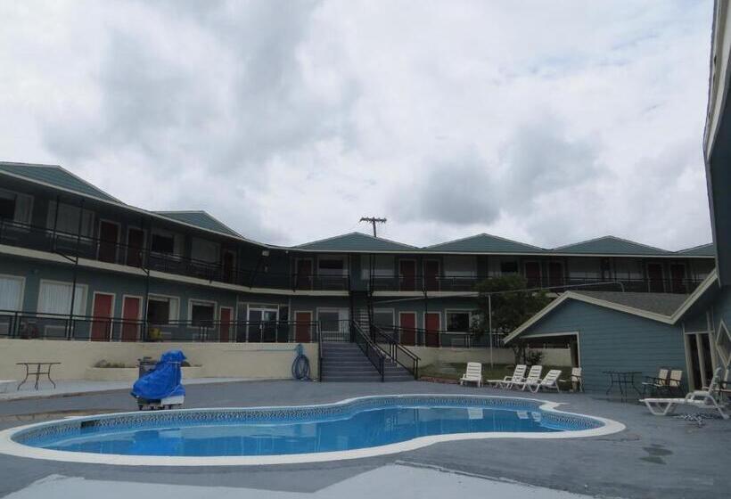 استراحتگاه Flagship Inn