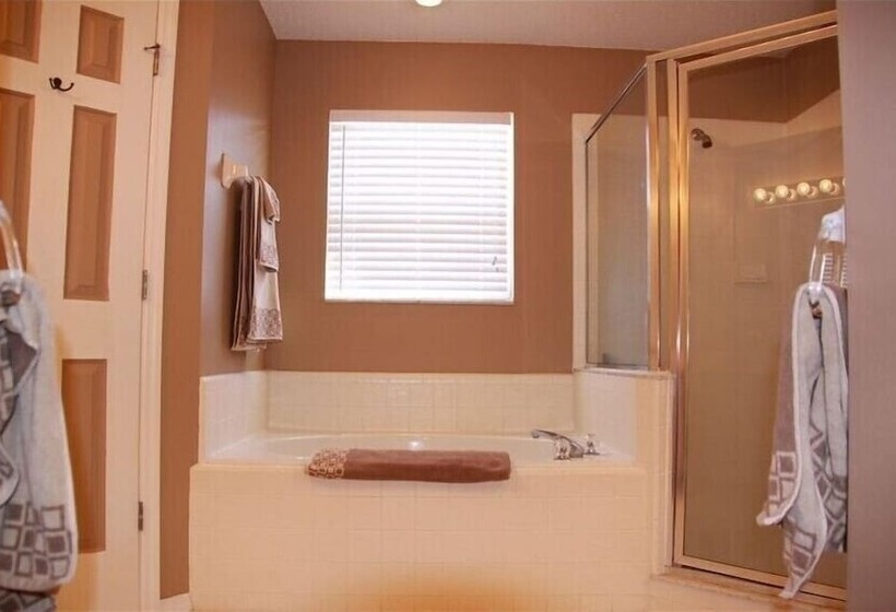 R1 Esprit 4 Bed / 3 Bath