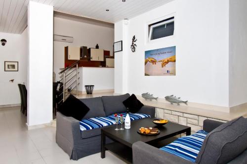 Apartments With Pool Vrdoljak